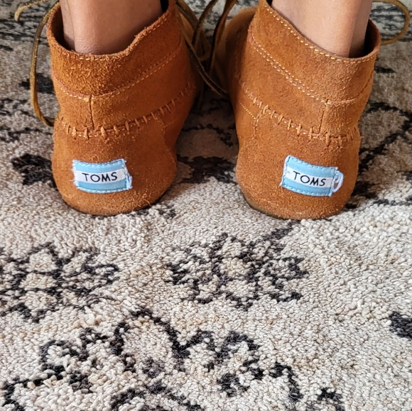 TOMS Chestnut Suede Moccasin ankle boot - Picture 3 of 3